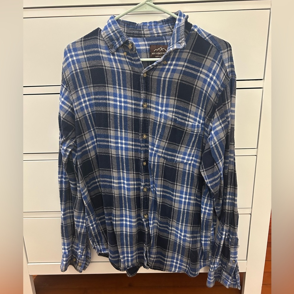 Men's Blue Plaid Button-Down Flannel Shirt